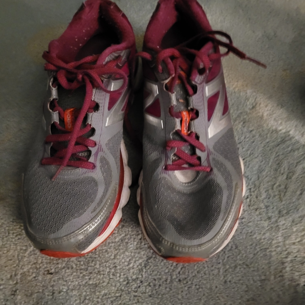 New Bslance size 8.5 grey and purple